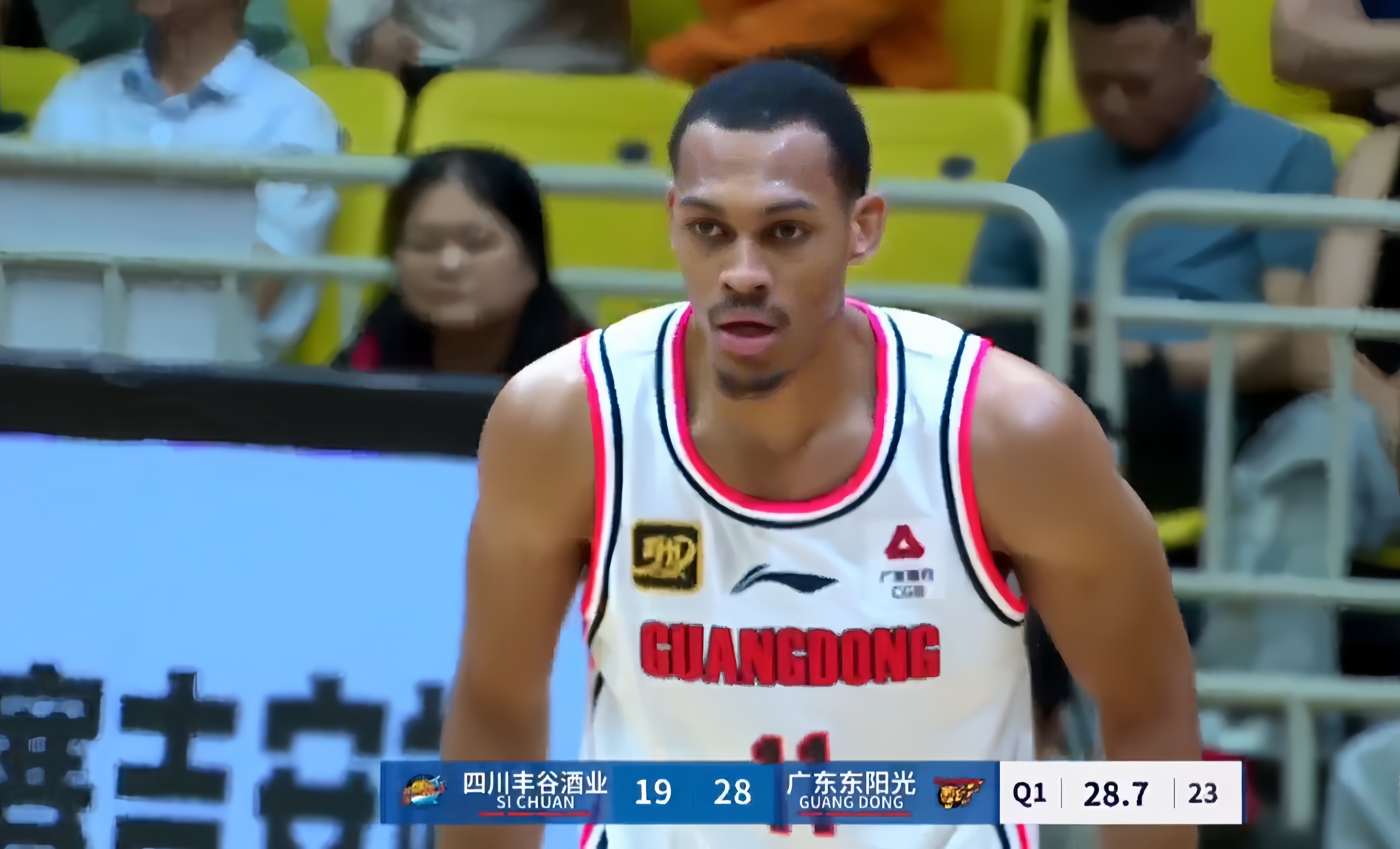 惊心动魄！四川男篮力战广东宏远的简单介绍