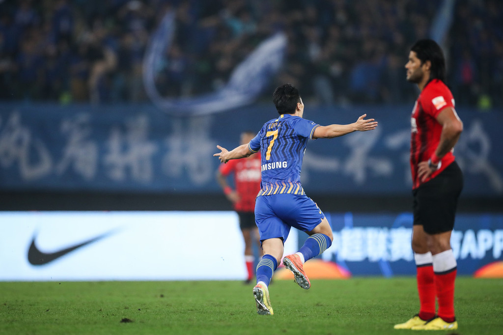 爱游戏亚洲官网-苏宁绝杀华夏幸福，赢得惊险胜利的简单介绍