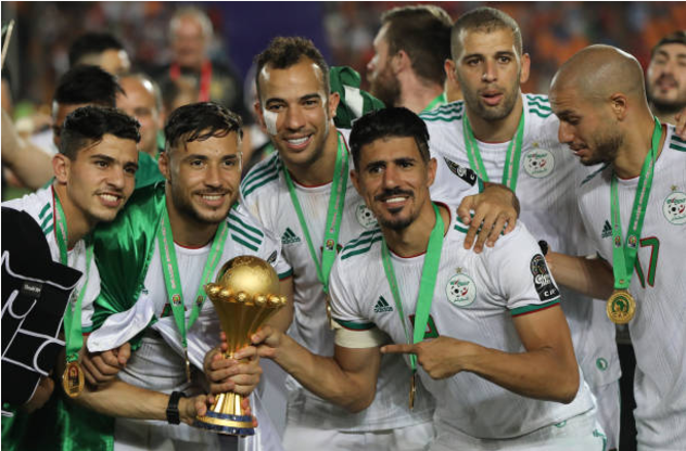 爱游戏登录入口-包含非洲球队庆祝胜利，准备角逐亚冠四强的词条