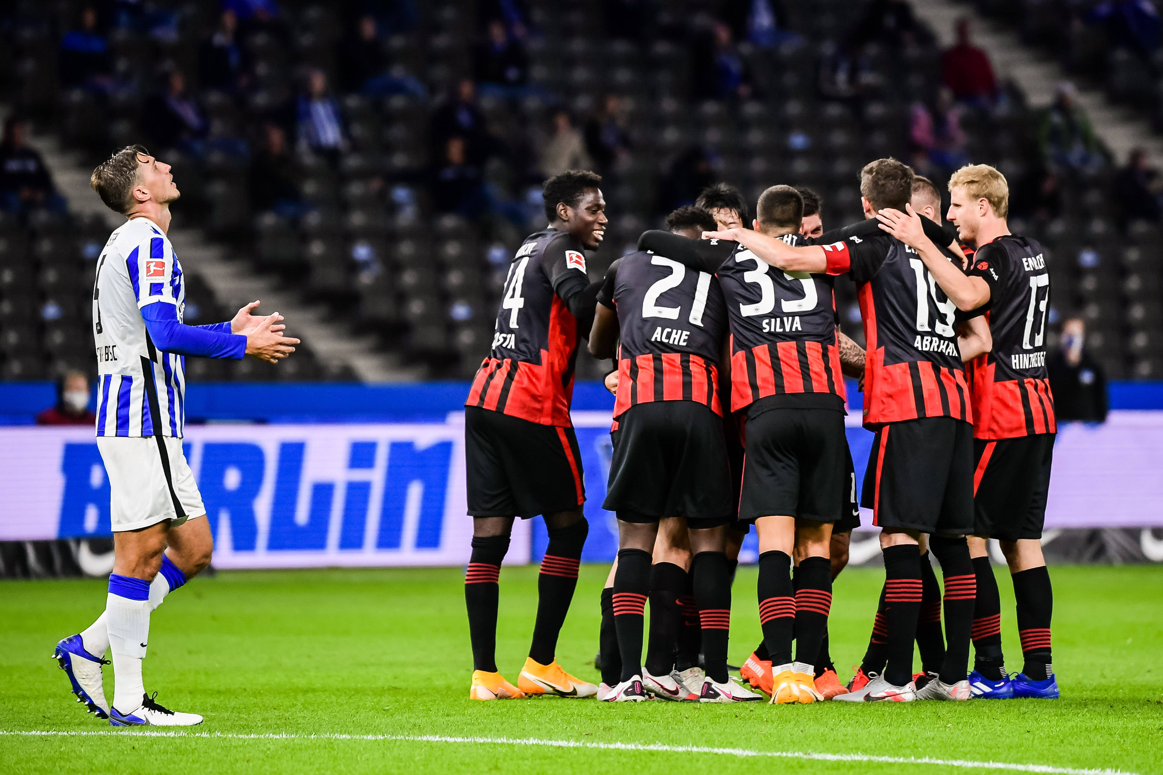 爱游戏亚洲官网-多特蒙德坚守阵地，成功挫败对手