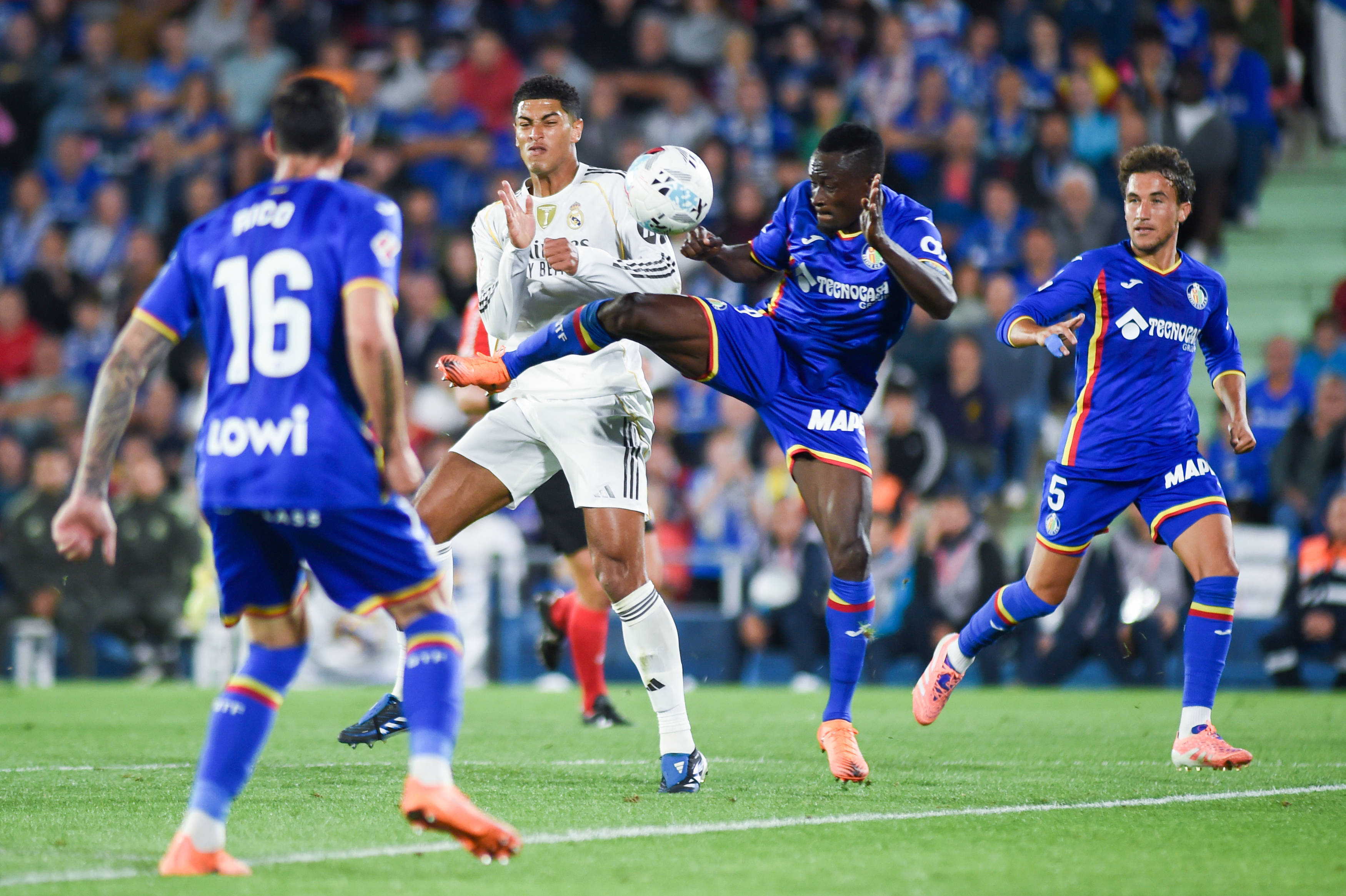 关于赫塔菲客场大败，沦为弱队之一的信息