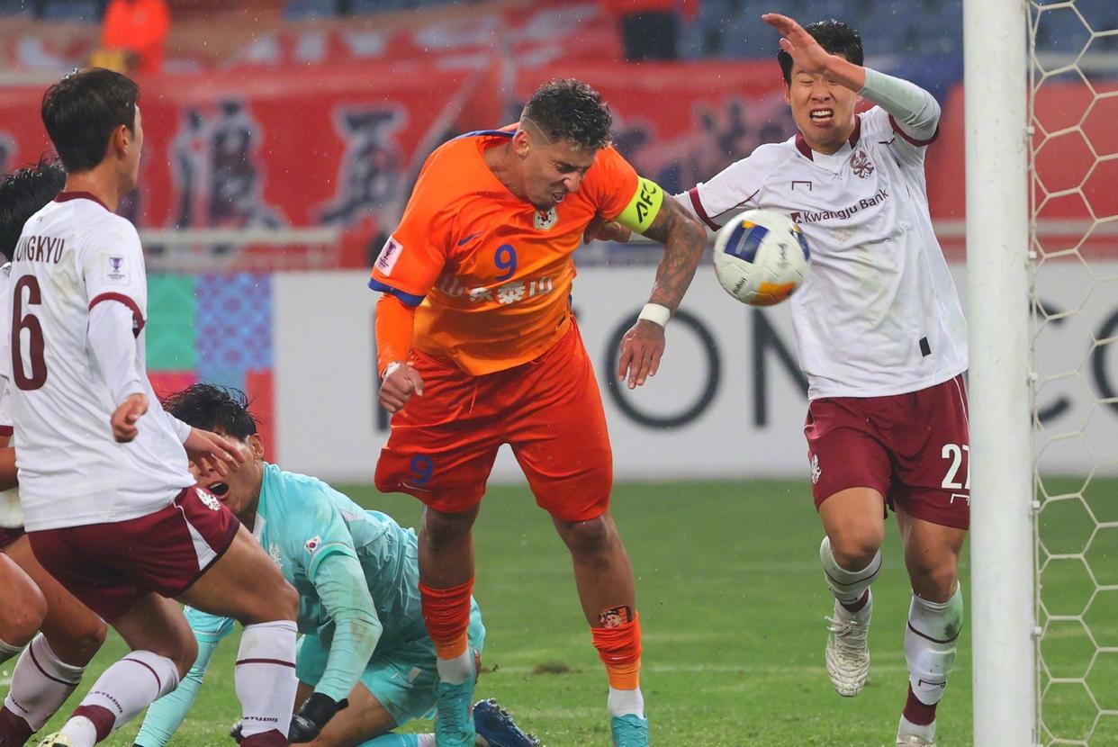 外援表现抢眼，助队夺取关键胜利的简单介绍